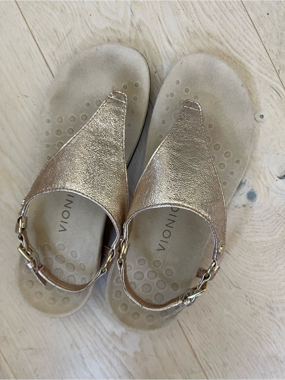 Vionic Metallic Rose Gold Thong Sandals - Comfort Footbed size 7.5-8